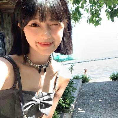 左撇子女孩